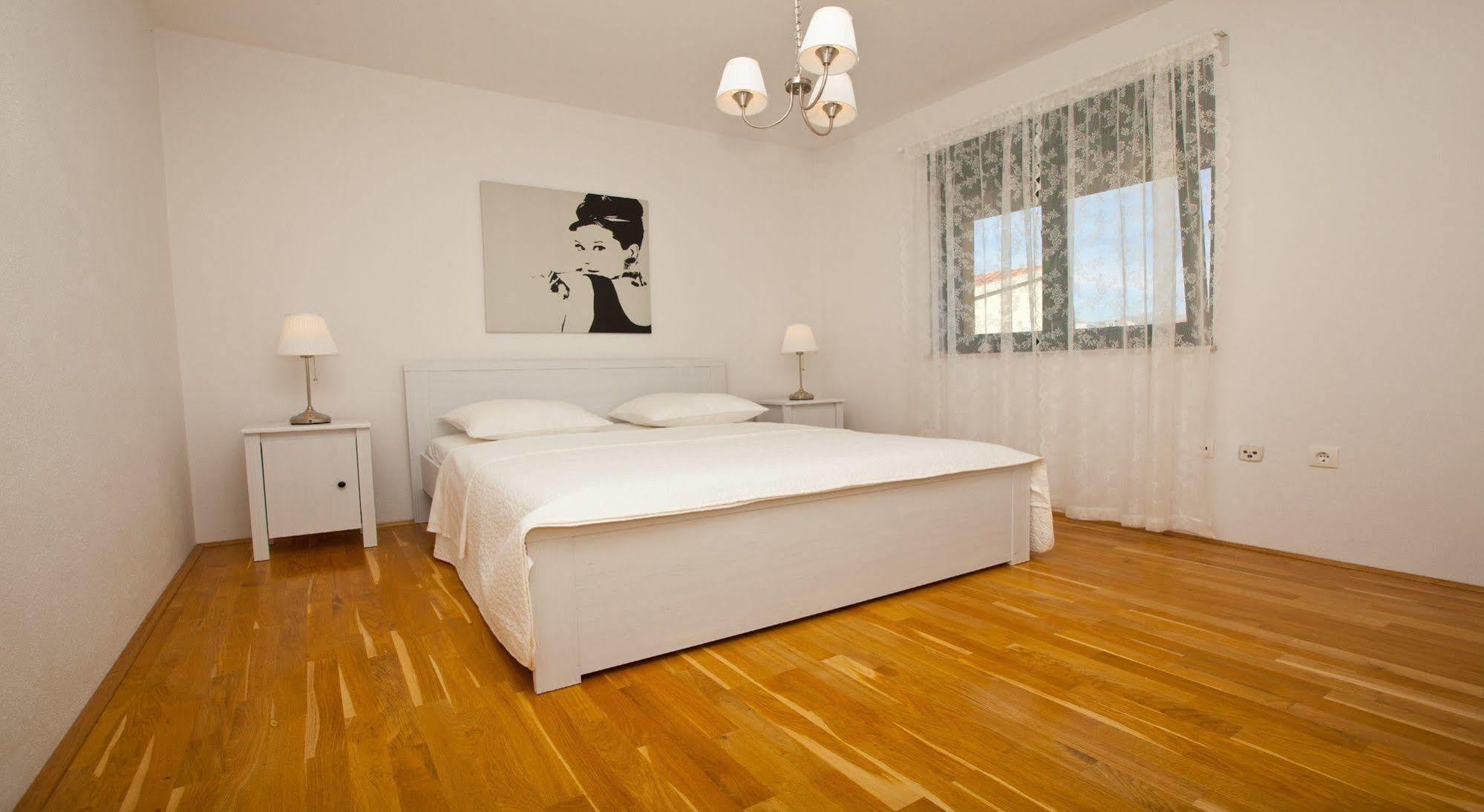 Apartments Roses Stobreč Esterno foto