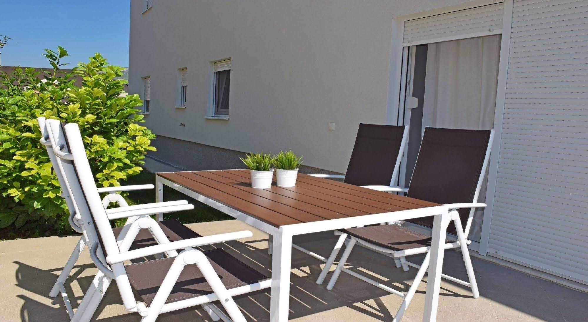 Apartments Roses Stobreč Esterno foto