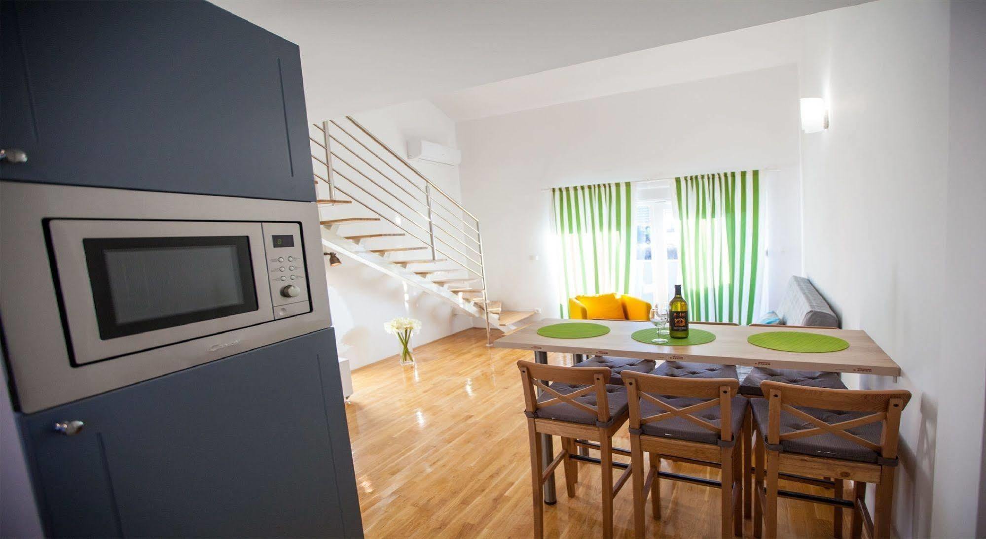 Apartments Roses Stobreč Esterno foto